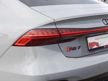 Audi RS7 — photo 9