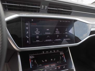 Audi RS7 — photo 17