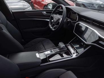 Audi RS7 — photo 27