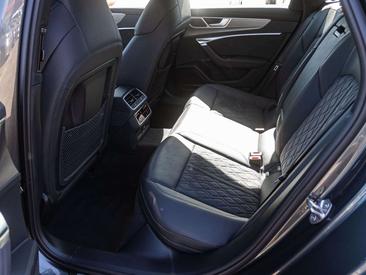 Audi RS6 Avant — photo 16