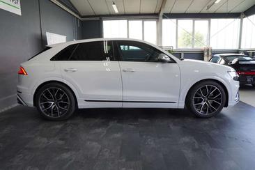 Audi SQ8 Competition Plus — photo 5