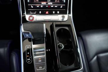Audi SQ8 Competition Plus — photo 25