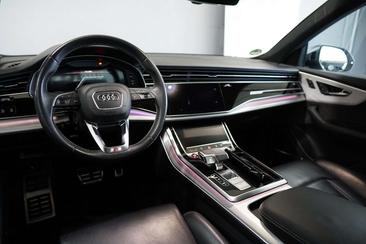 Audi SQ8 Competition Plus — photo 27