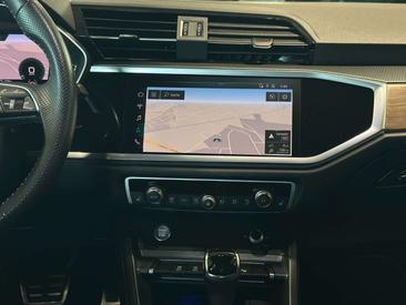 Audi Q3 S Line 35 TDI — photo 31