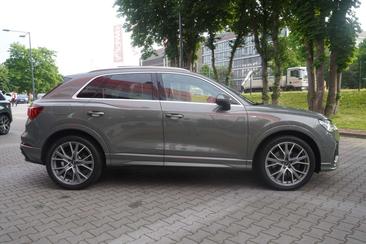 Audi Q3 S Line 40 TFSI — photo 4