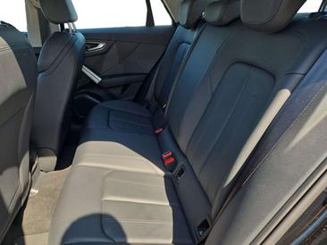 Audi Q2 35 TFSI — photo 9