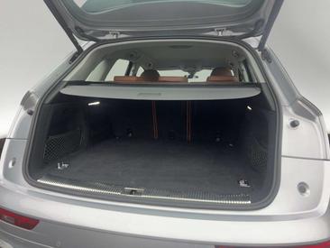 Audi Q5 S Line 50 TFSI E — photo 4