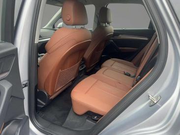 Audi Q5 S Line 50 TFSI E — photo 6