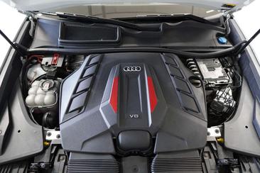 Audi SQ8 Competition Plus — photo 36