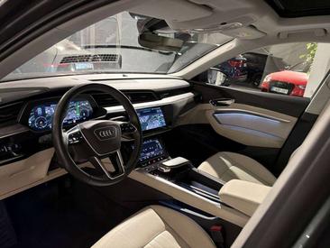 Audi Q8 E-tron S Line 340PK — photo 7