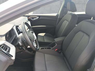 Audi Q4 E-tron Advanced 40 — photo 11