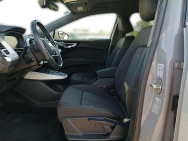 Audi Q4 E-tron 35 — photo 12