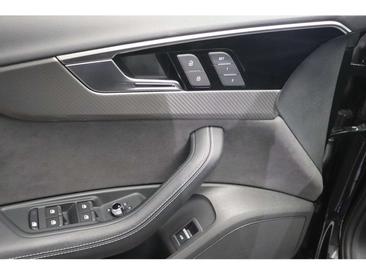 Audi RS4 — photo 11