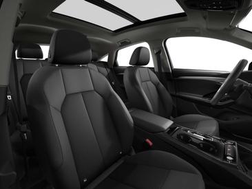 Audi Q6 E-tron — photo 10