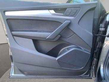 Audi Q5 S Line 50 TFSI E — photo 15