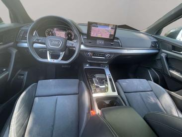 Audi Q5 S Line 50 TFSI E — photo 16