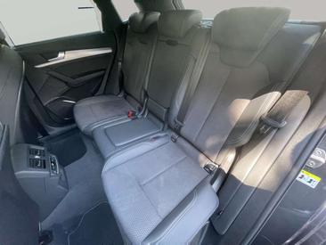Audi Q5 S Line 50 TFSI E — photo 17