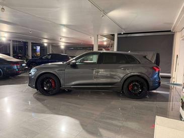 Audi Q8 E-tron S Line 340PK — photo 17