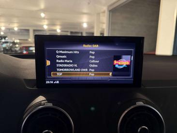 Audi Q2 S Line Black Pack 35 TFSI — photo 13