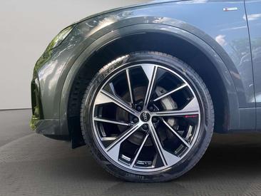 Audi Q5 S Line 50 TFSI E — photo 20