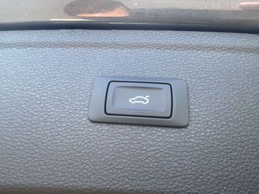 Audi Q5 S Line 50 TFSI E — photo 22