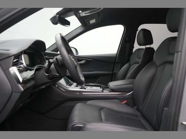Audi Q7 S Line 60 TFSI E Competition — photo 10