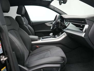 Audi Q8 E-hybrid — photo 11