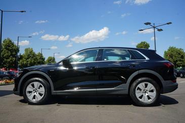 Audi E-tron 50 — photo 3