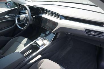 Audi E-tron 50 — photo 4