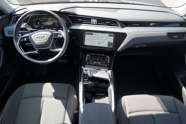 Audi E-tron 50 — photo 5