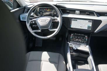 Audi E-tron 50 — photo 9