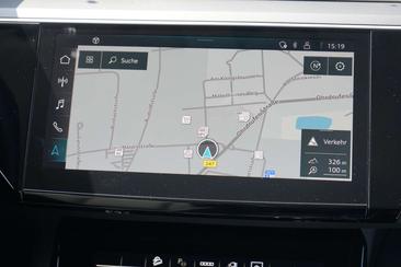 Audi E-tron 50 — photo 10