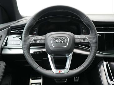 Audi Q8 E-hybrid — photo 13