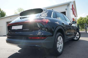 Audi E-tron 50 — photo 17