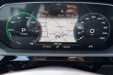 Audi E-tron 50 — photo 21