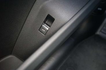 Audi E-tron 50 — photo 25