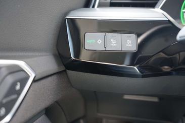 Audi E-tron 50 — photo 26