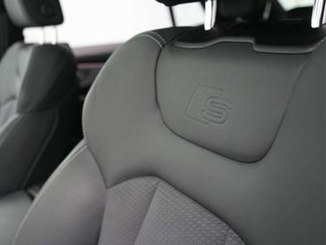 Audi Q8 E-hybrid — photo 18