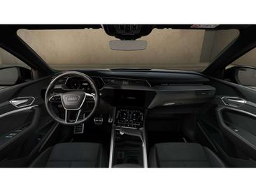 Audi Q8 Edition Dakar 55 E-tron — photo 5