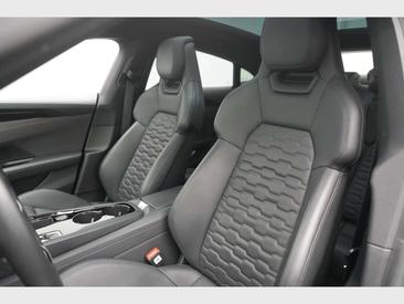 Audi E-tron GT — photo 4