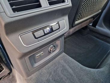 Audi Q5 S Line 40 TDI — photo 25