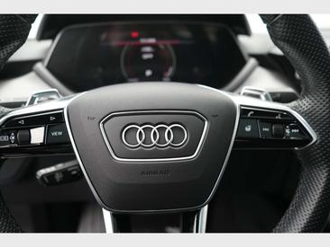 Audi E-tron GT — photo 7