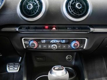 Audi RS3 Sportback — photo 16