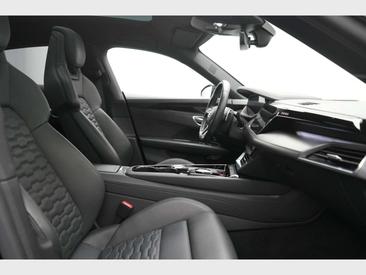 Audi E-tron GT — photo 16