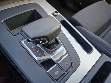 Audi Q5 S Line 40 TDI — photo 28