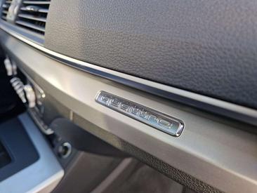Audi Q5 S Line 40 TDI — photo 31