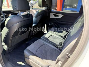 Audi Q7 S Line — photo 11
