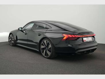 Audi E-tron GT — photo 29