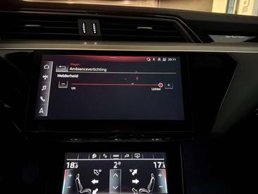 Audi SQ8 E-tron — photo 3