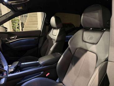 Audi SQ8 E-tron — photo 5